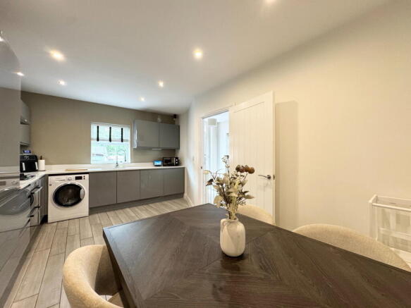 3 bed Semi-Detached for sale Image 4