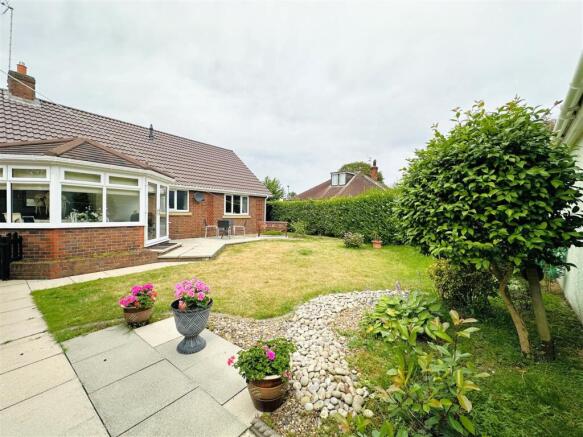 3 bed Detached Bungalow for sale Image 4