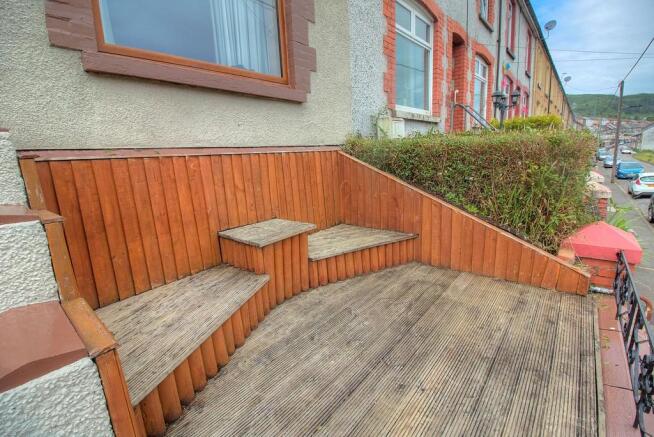 Front Decking Are...