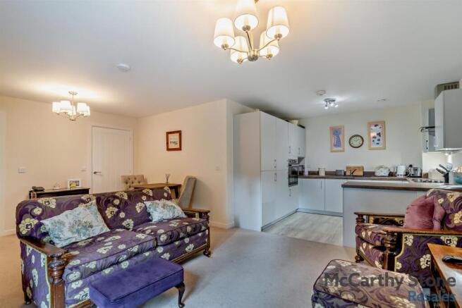 2 bed Apartment for sale Image 12