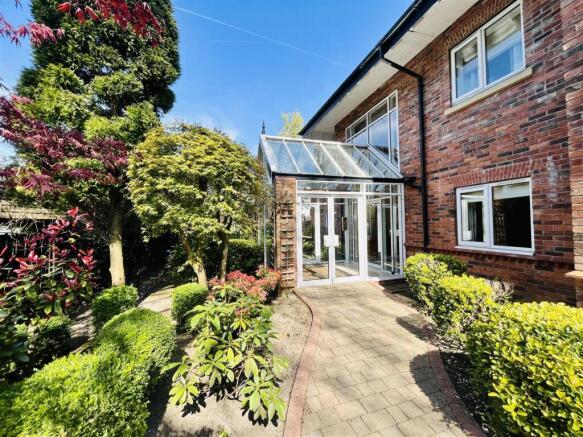 Ashley Road, Hale, Altrincham photo 5