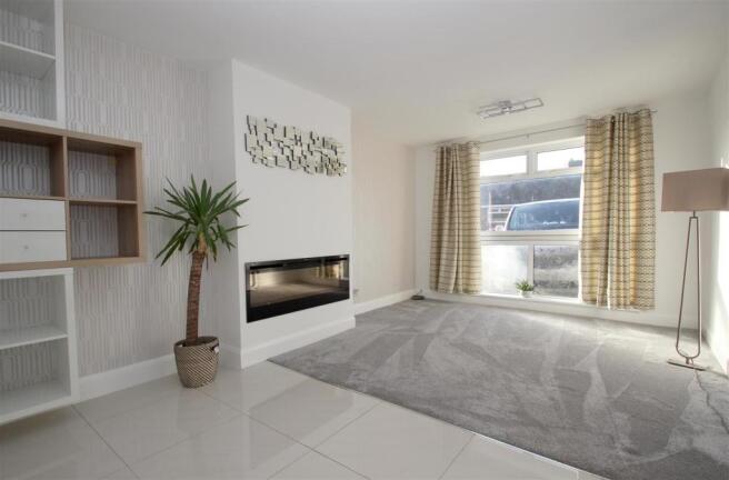 lounge/dining room