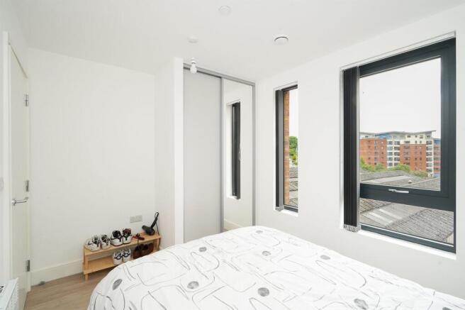 1 bed Apartment to rent Image 7