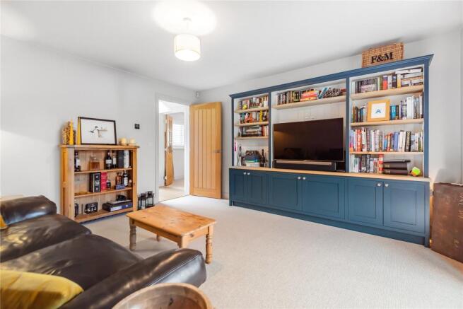 Snug/Dining Room