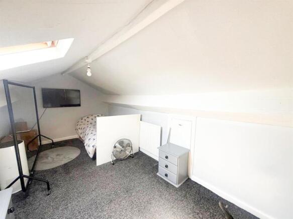 3 bed Apartment for sale Image 10
