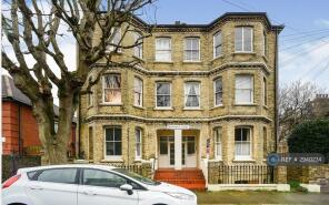 Flat 6, 1 Selborne Court, Selborne Place, Hove BN3 3EJ