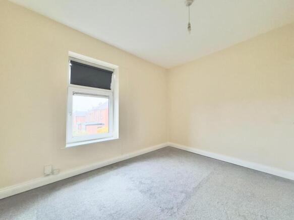 2 bed Terraced to rent Image 7