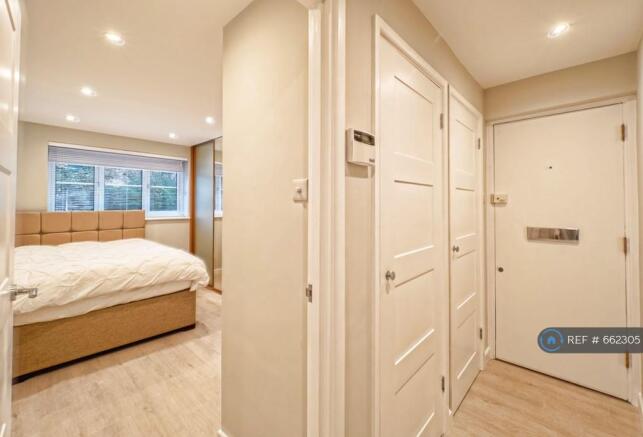 Bedroom/Hallway