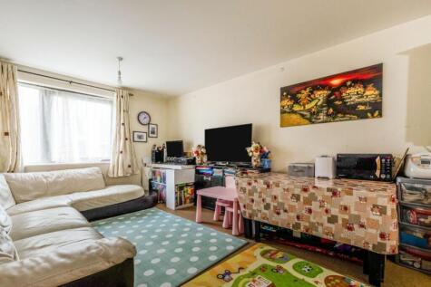 Victoria Road, London, W3