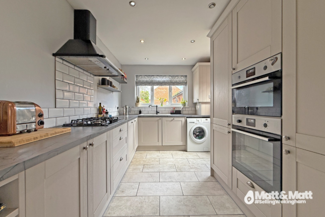 Reading Road, Winnersh, Wokingham photo 4