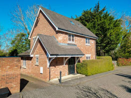 8, Grange View, High Wycombe HP15 7HQ