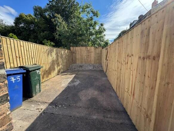 2 bed House to rent Image 9