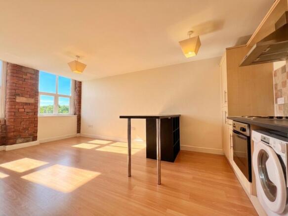 2 bed Apartment for sale Image 6