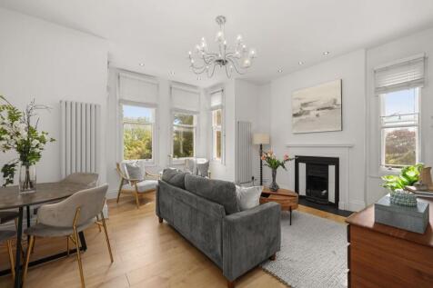 Fitzjohns Avenue, London, NW3