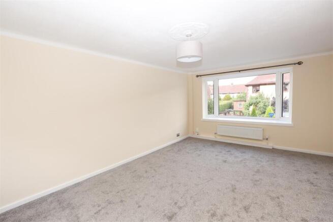 3 bed End of Terrace to rent Image 4