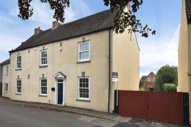 5-bed detached on Riverside, Rawcliffe, Goole, £365,000