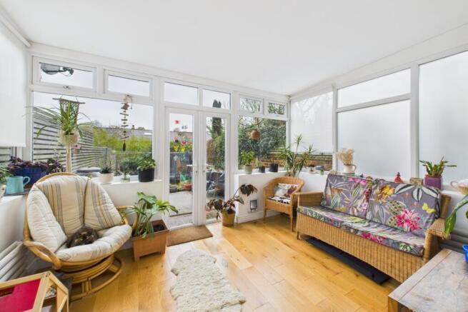 4 bed Semi-Detached for sale Image 6
