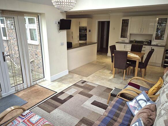 110 Testwood Lane, Totton, Southampton, SO40 3QS photo 4
