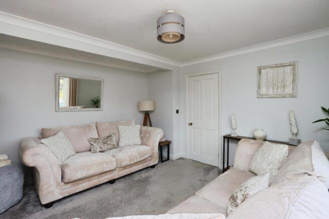 3 bed Semi-Detached for sale Image 12