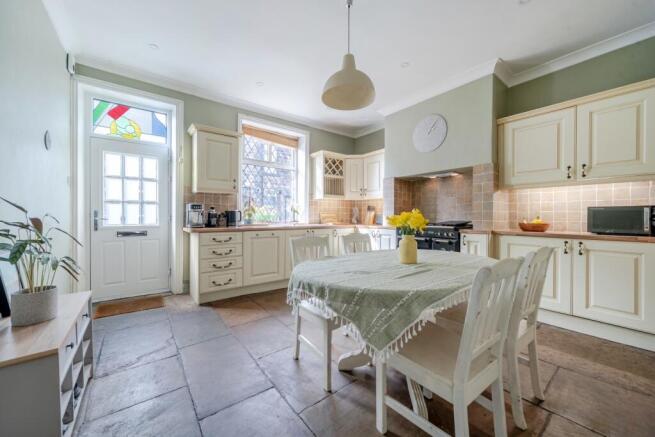 Kitchen dining room