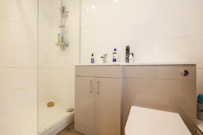 2 bed Apartment for sale Image 8