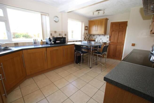 BREAKFAST KITCHEN