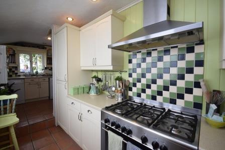kitchen- Copy.JPG
