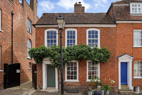 Castle Street, Farnham, GU9