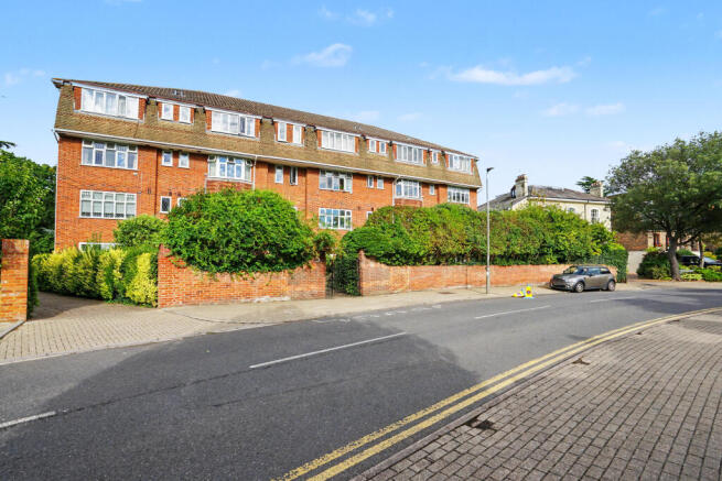 Flat 12, Marlborough, 5 Inner Park Road, Wimbledon, London, SW19 6DX