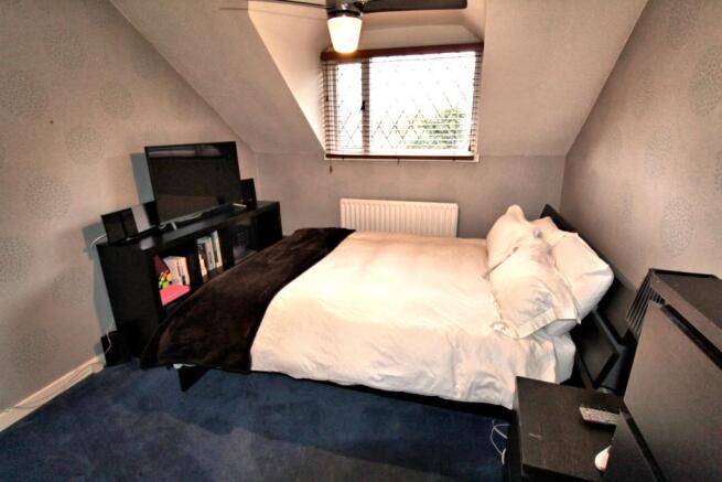 BEDROOM 2