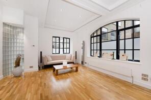 8, Albion Yard, London N1 9ED