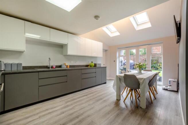 Kitchen/Dining Room