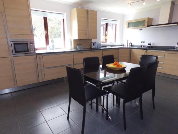 Kitchen/Dining Room