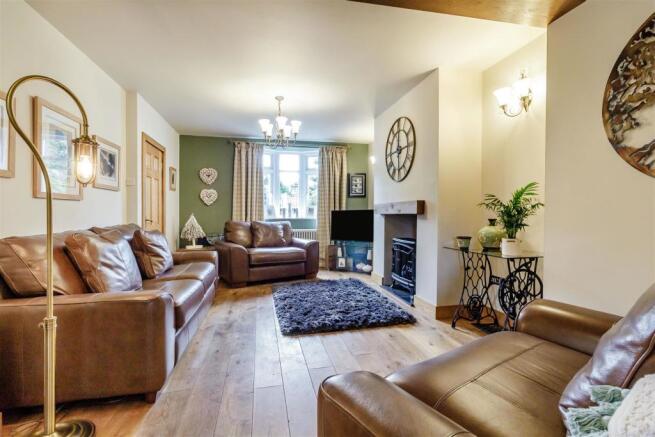 8512800-interior10.jpg