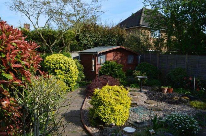 REAR GARDEN VI...
