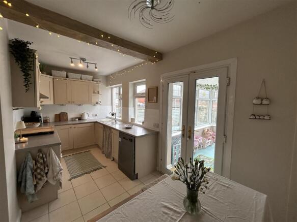 3 bed Semi-Detached for sale Image 4