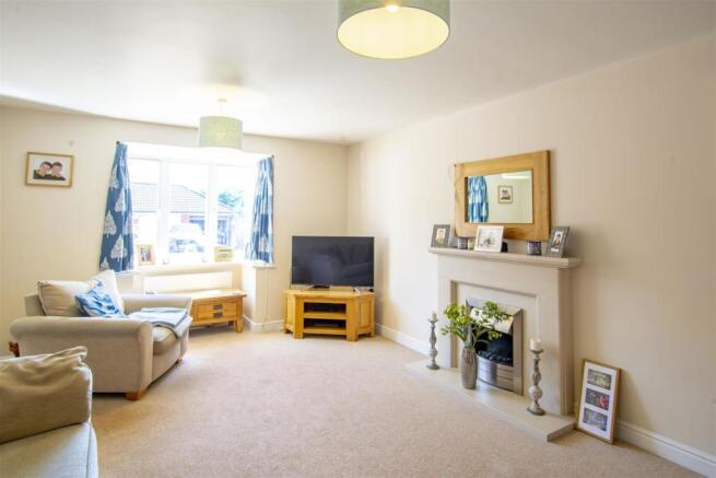 Lounge/Sitting Room