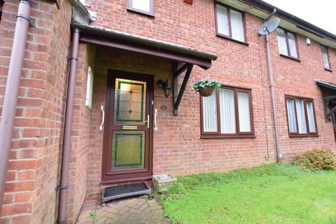 Covered entrance porch