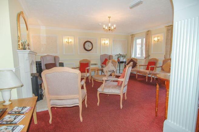 COMMUNAL LOUNGE