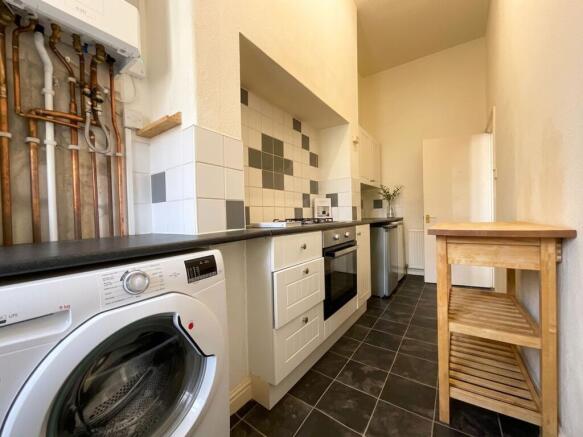 2 bed Flat for sale Image 4