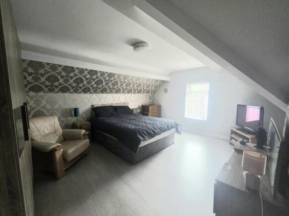 2 bed Flat to rent Image 7