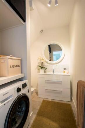 Utility & Cloakroom 8'3 x 5'4
