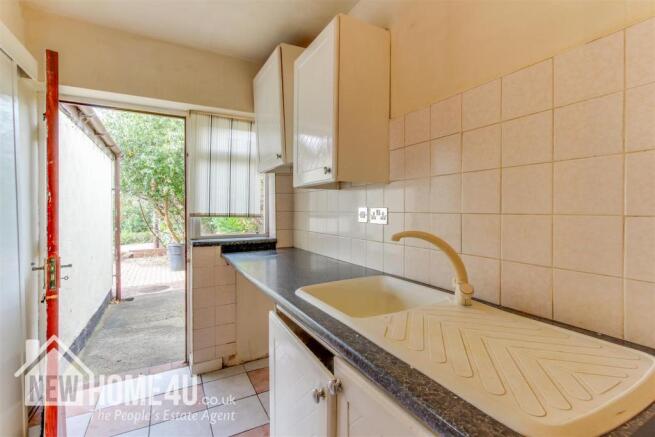 KITCHEN:
