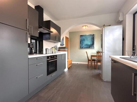 Stylish Dining Kitchen 560