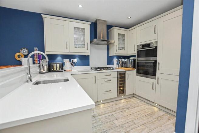 4 bed Semi-Detached for sale Image 4