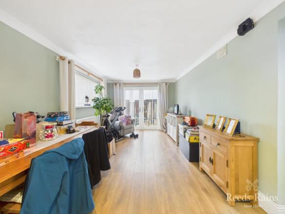 3 bed Semi-Detached for sale Image 4