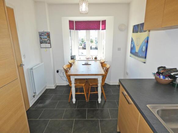 2285diningarea5.jpg