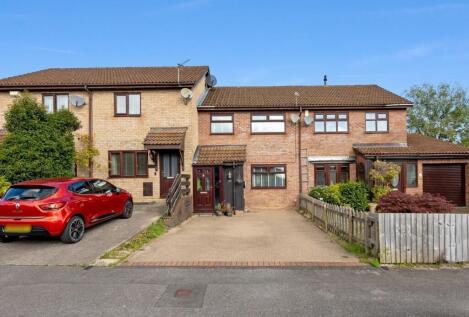 Clos Caradog, Llantwit Fardre, CF38