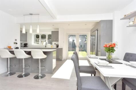 Oakleigh Close, Walderslade, Chatham, Kent