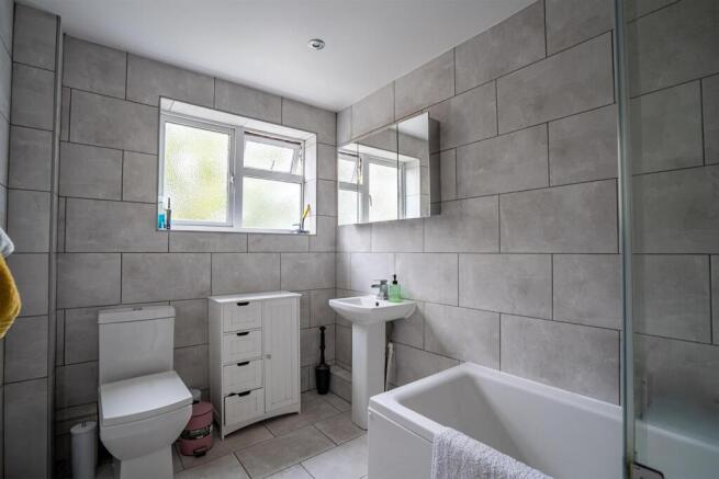 1 bed House Share to rent Image 6